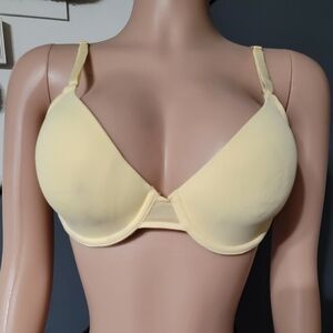 Vassarette Light Yellow Underwire Bra